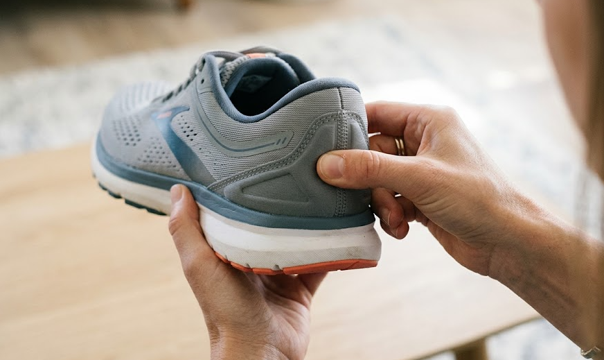 Testing a shoe for firm, structured arch support
